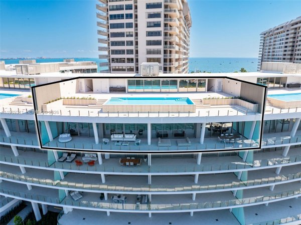 5 Grove Isle Dr #PHS01 Coconut Grove, FL 33131