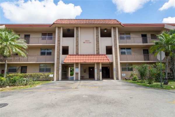 3900 NW 76th Ave #212 Sunrise, FL 33351