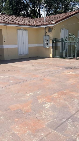 9740 NW 5th Ave Miami, FL 33150