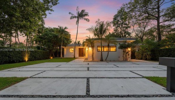 550 S Shore Dr Miami Beach, FL 33141