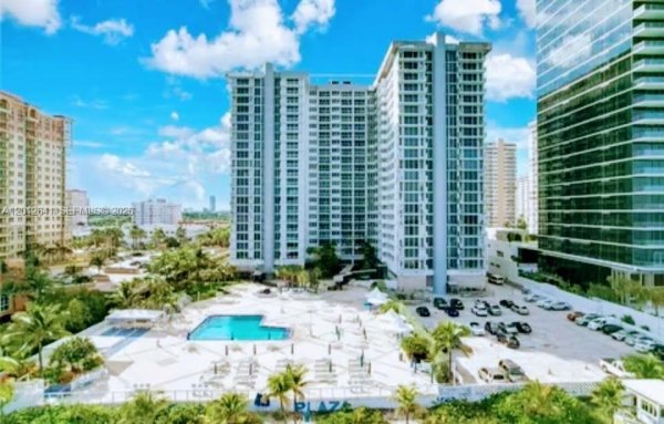 2030 S Ocean Dr #309 Hallandale Beach, FL 33009
