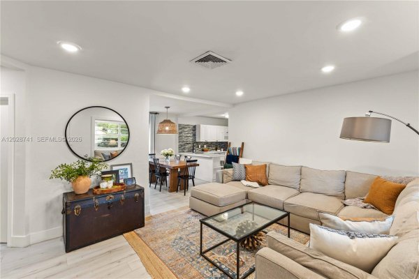1450 SW 25th Ave Miami, FL 33145
