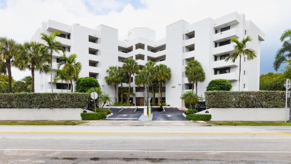 4201 N Ocean #402 Hollywood, FL 33019