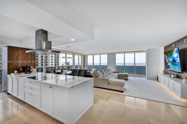 1800 S Ocean Dr #2601 Hallandale Beach, FL 33009