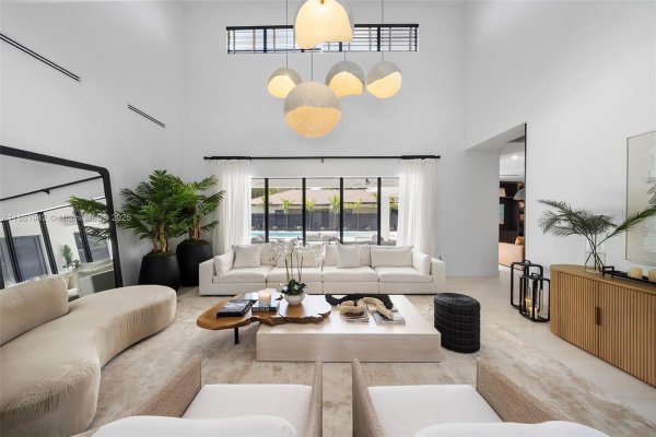 11062 SW 91st Ave Miami, FL 33176