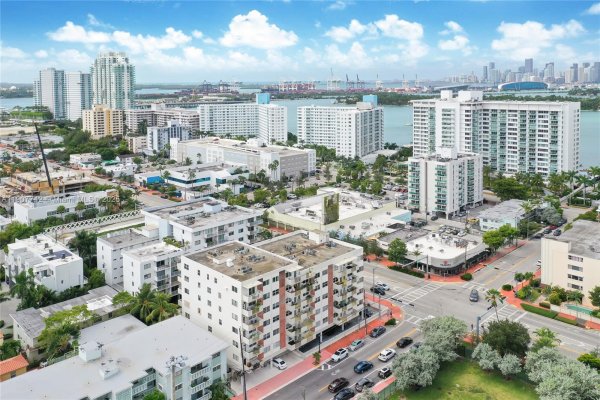 1130 11th St #4J Miami Beach, FL 33139