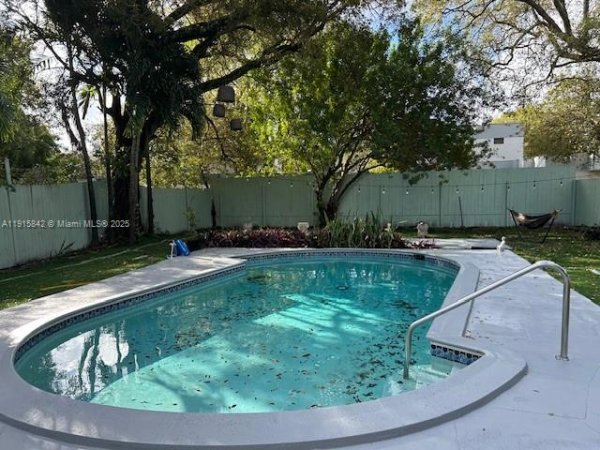 286 NW 57th St Miami, FL 33127