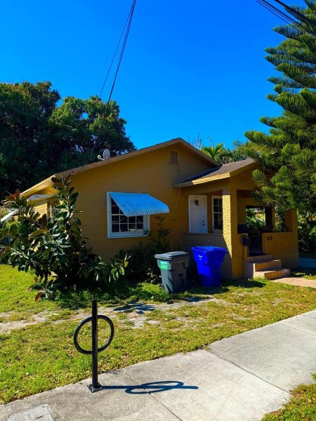 1100 N 24th Ave Hollywood, FL 33020