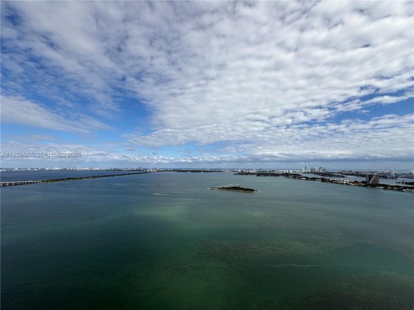 700 ne 24th #3503 Miami, FL 33137