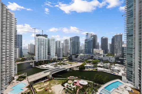 90 SW 3rd St #2602 Miami, FL 33130