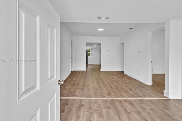 2636 SW 29th Ct Miami, FL 33133