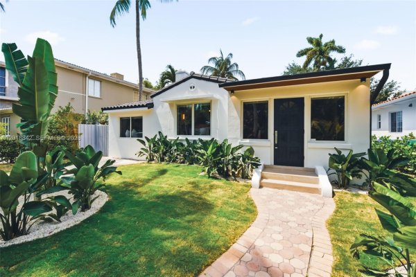 725 NE 76th St Miami, FL 33138