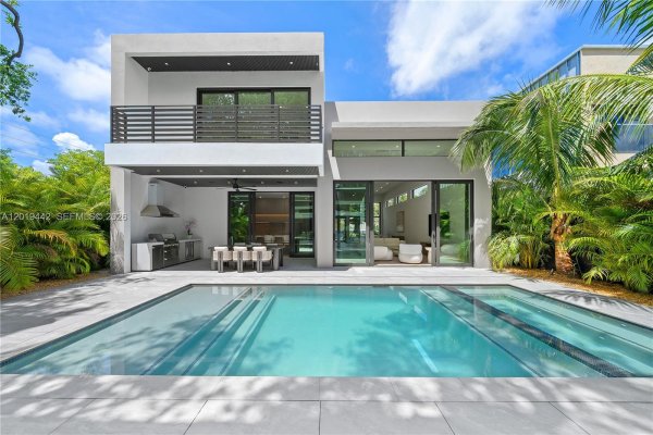 280 NW 47th St Miami, FL 33127