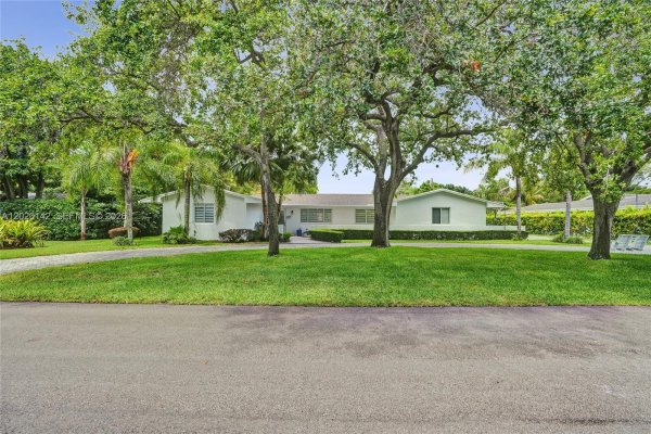 13820 SW 73rd Ave Palmetto Bay, FL 33158