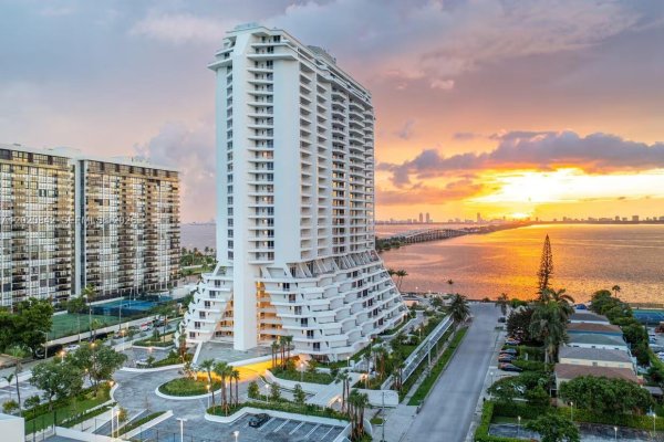 555 NE 34th St #2709 Miami, FL 33137