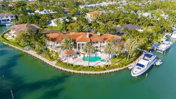 260 Cape Florida Dr Key Biscayne, FL 33149