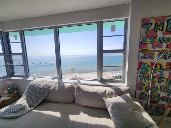 5255 Collins Ave #12E Miami Beach, FL 33140