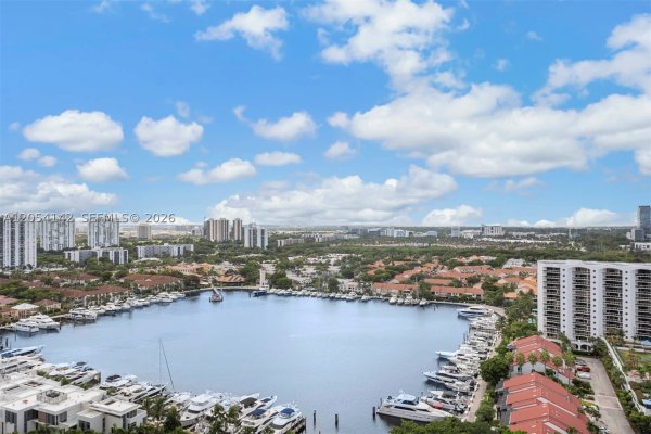 21205 Yacht Clb Dr #2403 Aventura, FL 33180