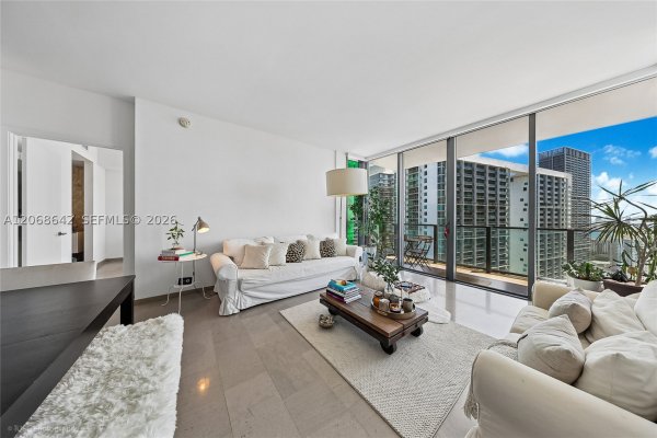 68 SE 6th St #2909 Miami, FL 33131