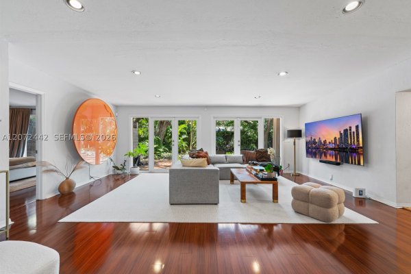 4120 Lybyer Ave Miami, FL 33133
