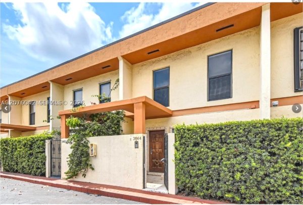 3864 NE 167th St #5 North Miami Beach, FL 33160