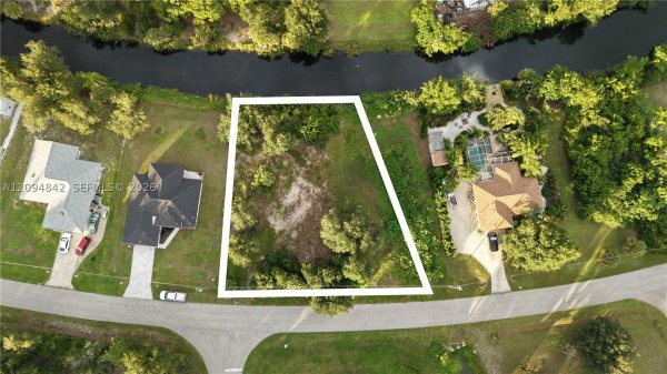 7064 Rosemont Dr Other, FL 34224
