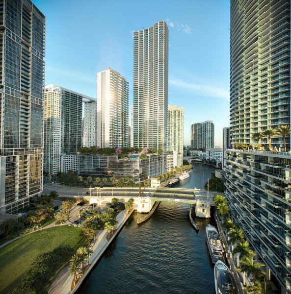 77 SE 5th #1807 Miami, FL 33131