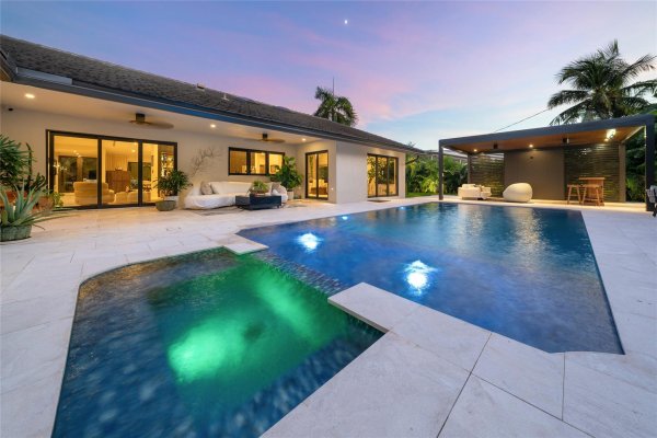 1621 Seabreeze Blvd Fort Lauderdale, FL 33316