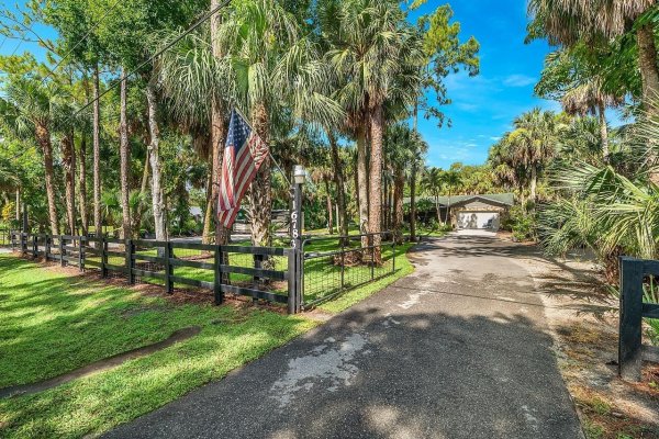 16783 96th Ter Jupiter, FL 33478