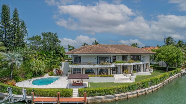 241 Cape Florida Dr Key Biscayne, FL 33149 241 Cape Florida Dr Key Biscayne, FL 33149