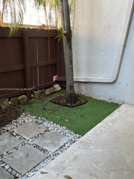 6705 N Kendall Dr #305 Pinecrest, FL 33156