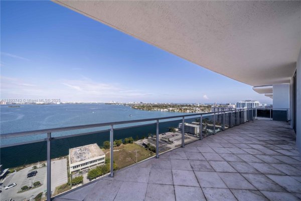 7901 Hispanola Ave #1901 North Bay Village, FL 33141