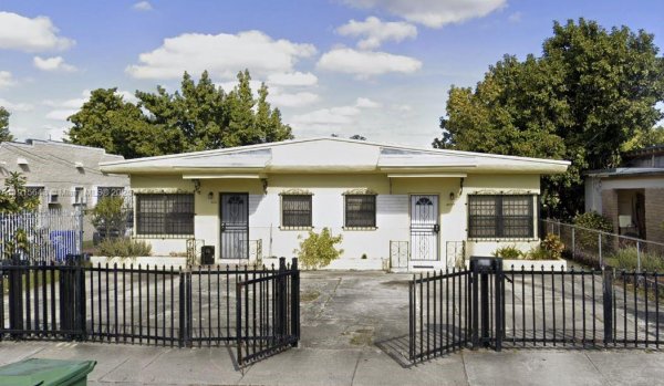 2009 NW 34th St Miami, FL 33142
