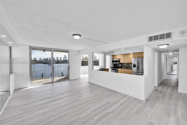 16570 NE 26th Ave #2A North Miami Beach, FL 33160