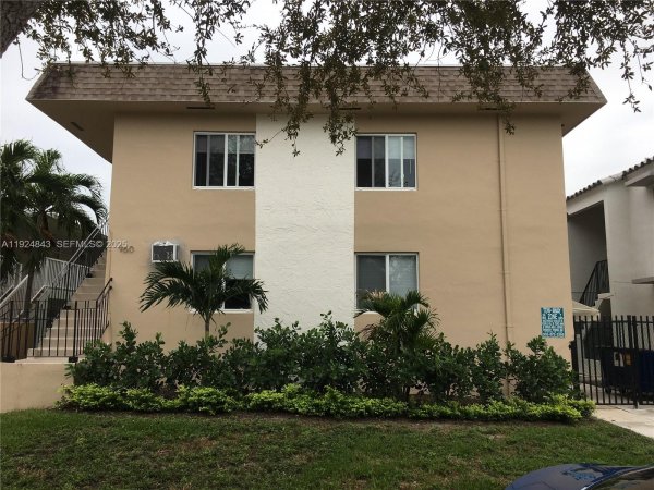 960 Biarritz Dr Miami Beach, FL 33141