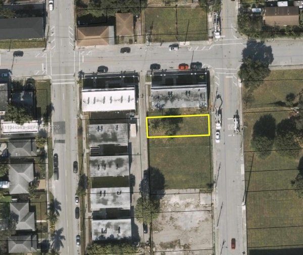 1646 NW 1st Ct Miami, FL 33136