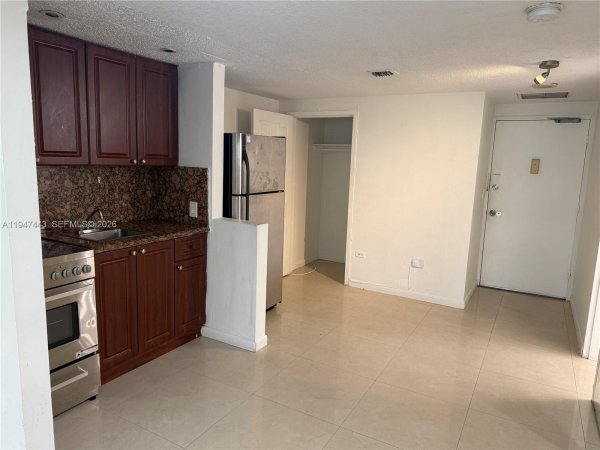 825 Brickell Bay Dr #449 Miami, FL 33131