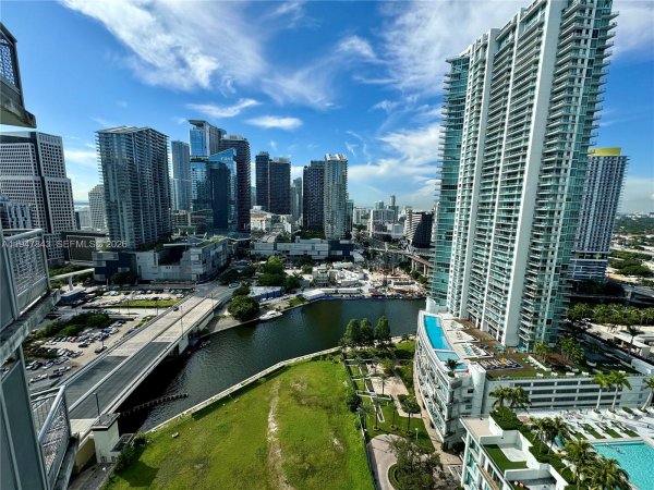 350 S Miami Ave #3008 Miami, FL 33130