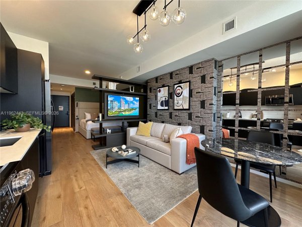 398 NE 5th St #3008 Miami, FL 33132