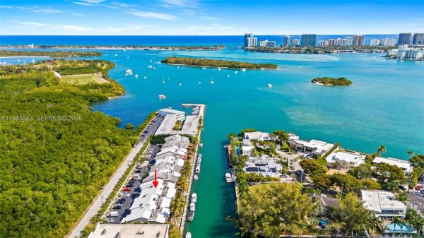 2662 NE 135th St North Miami, FL 33181