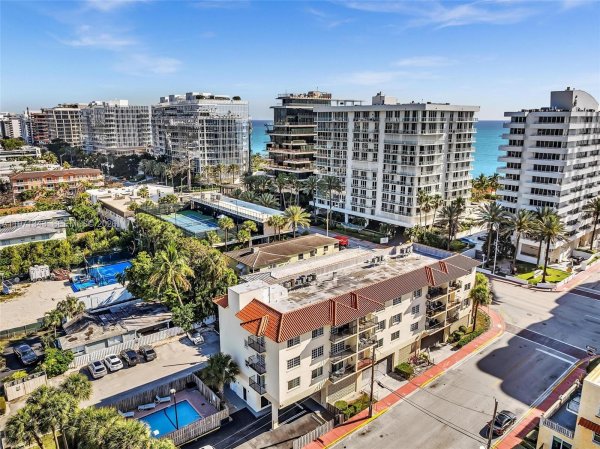 8900 Collins Ave #304 Surfside, FL 33154