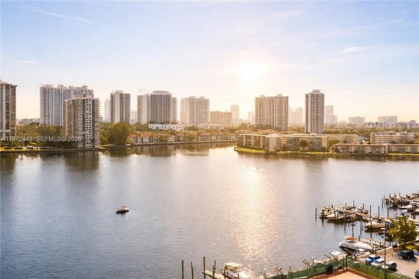 2780 NE 183rd St #1504 Aventura, FL 33160