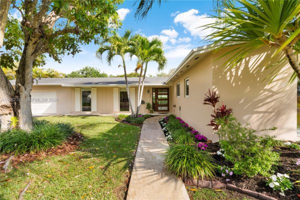 8461 SW 147th Ter Palmetto Bay, FL 33158
