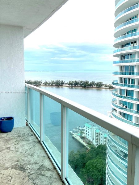2101 Brickell Ave #2210 Miami, FL 33129