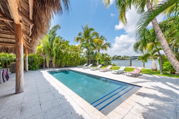741 86th St Miami Beach, FL 33141