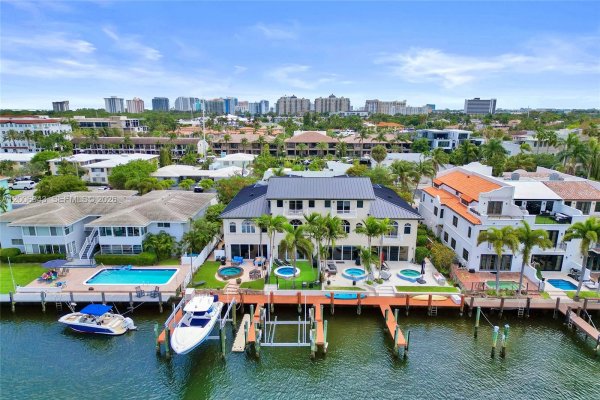 2739 NE 15th St Fort Lauderdale, FL 33304