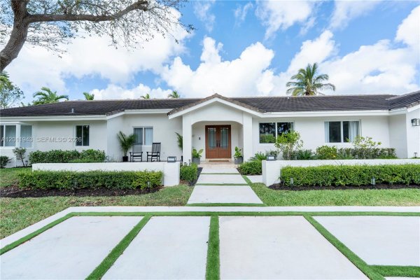 10461 SW 121st St Miami, FL 33176