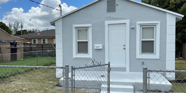 2103 NW 57th St Miami, FL 33142