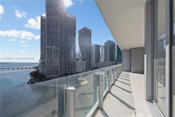 300 Biscayne Blvd Way #1102 Miami, FL 33131