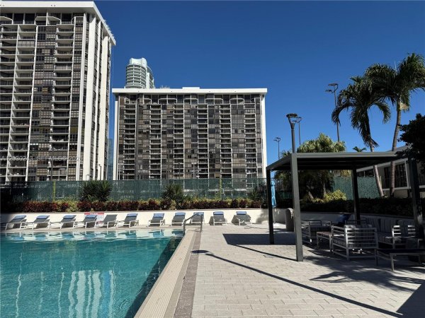 1925 Brickell Ave #1403 Miami, FL 33129